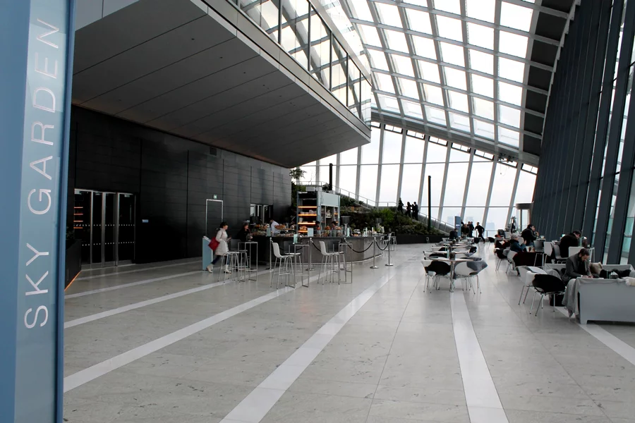 The bar at the Sky Garden (Photo: Stu Robarts/Gizmag)