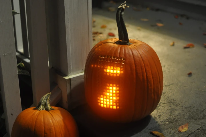 Just in time for Halloween, an actual pumpkin was outfitted with LED lights to create a playable Tetris game, with the stem converted into a joystick
