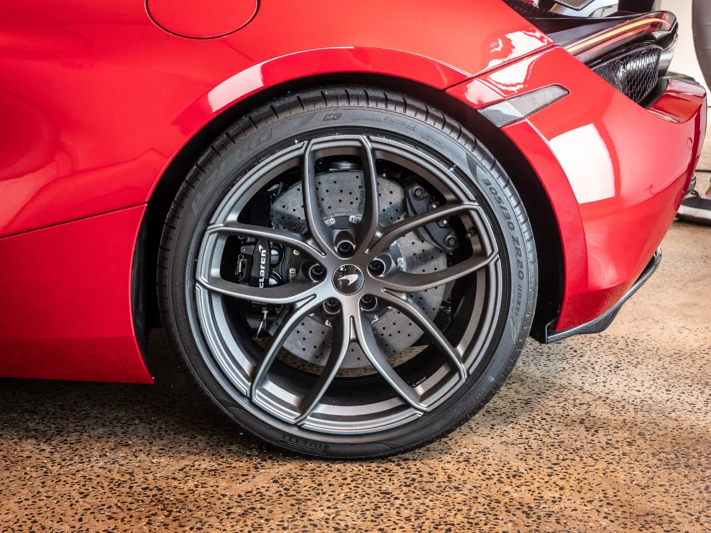 Rear wheel, also complete with comically large disc brakes