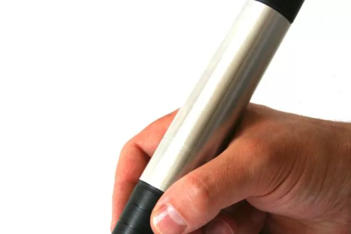 The prototype pen, that is reportedly able to identify and reduce stress in its user (Photo: Delft University)