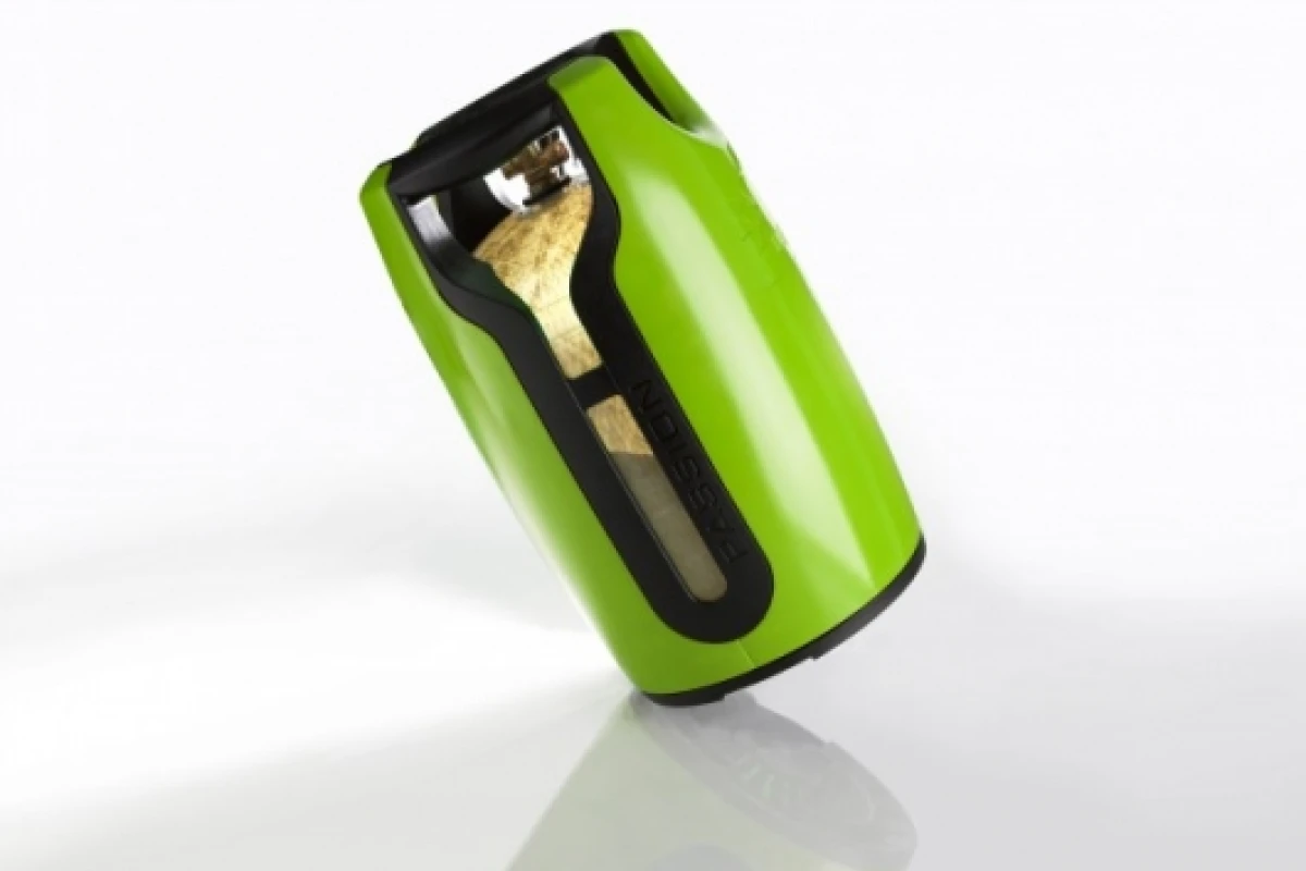 The see-through gas bottle puts an end to the age-old dilemma of untimely endings to barbecues and forklift truck power