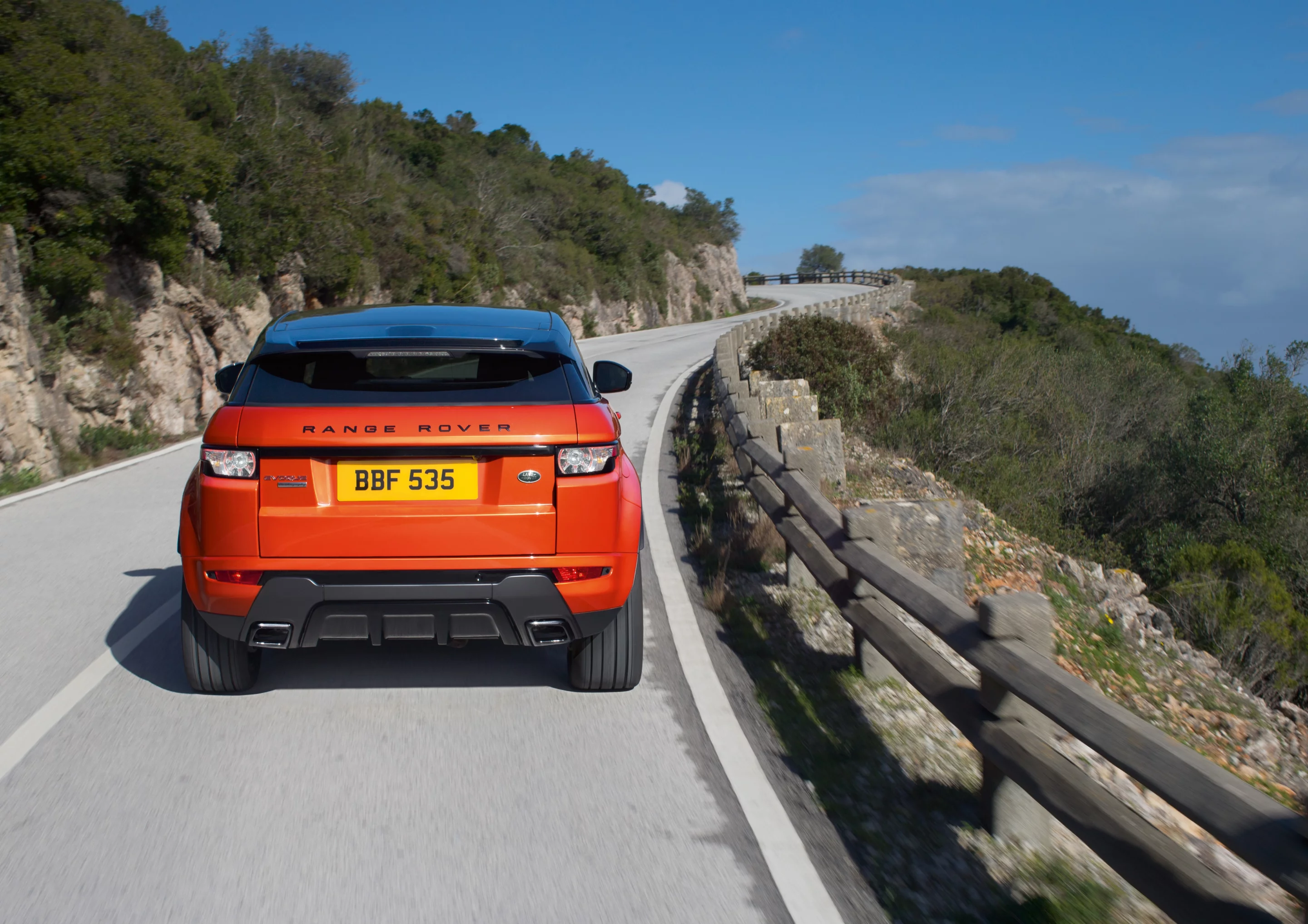 The Range Rover Autobiography Evoque has the 9-speed ZF automatic transmission