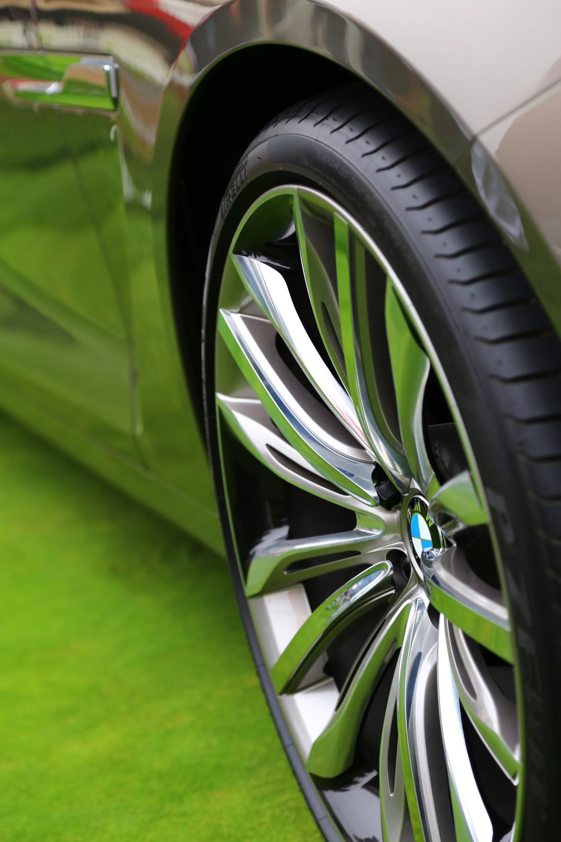 BMW's Pininfarina Gran Lusso Coupe made its North American debut on the concept lawn at this year's Pebble Beach Concours d'Elegance (Photo: Angus MacKenzie/Gizmag.com)