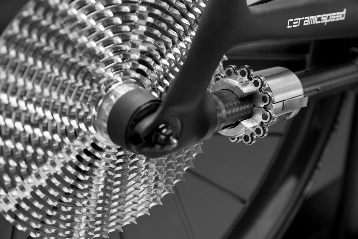 The CeramicSpeed DrivEn drivetrain utilizes a split-pinion master/slave system to shift gears