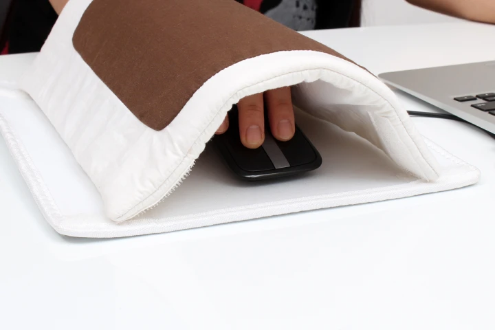 Thanko's Futon warming mouse pad