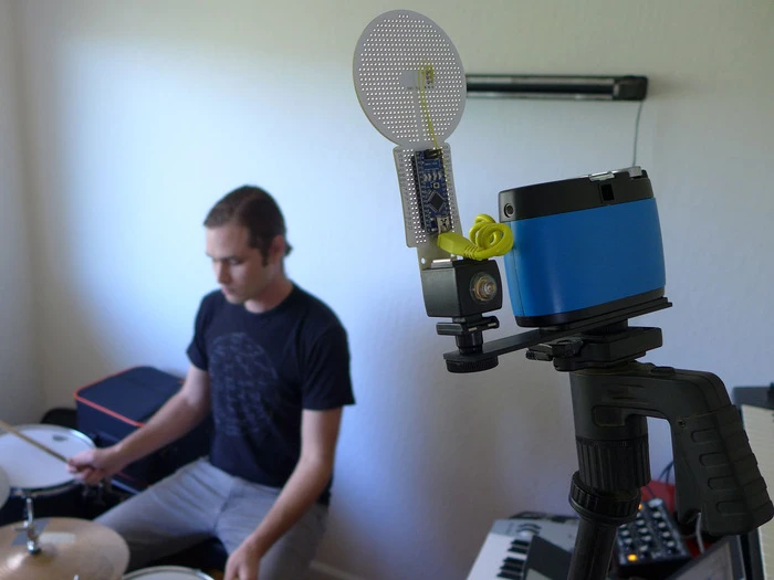 Using the SDK, Otto could be modified by adding a microphone that activates the shutter when you clap, or reconfiguring Otto to change color saturation according to the volume captured at each frame