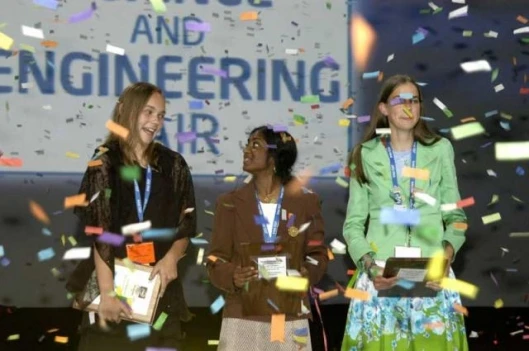 Hannah Wolf from Allentown, Pa., Madhavi Gavini from Starkville, Miss.; and Meredith MacGregor from Boulder, Colo., receive top honors at the 2006 Intel ISEF