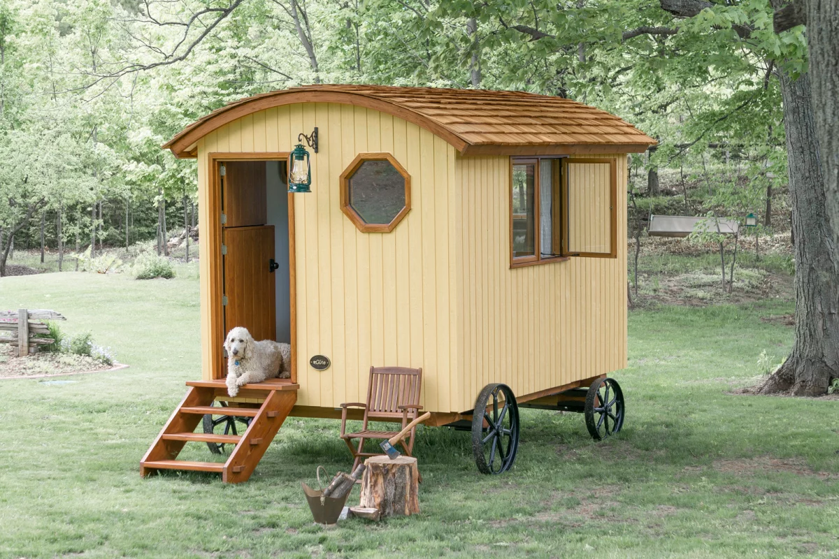 The Shepherd Hut will set you back around CAD 32,900 (US$29,146) (Photo: Güte)