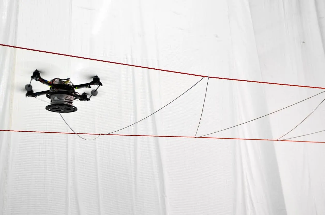 Researchers at ETH Zurich are investigating how drones could be used to build tensile structures (Photo: Professorship for Architecture and Digital Fabrication, ETH Zurich and Institute for Dynamic Systems and Control, ETH Zurich)