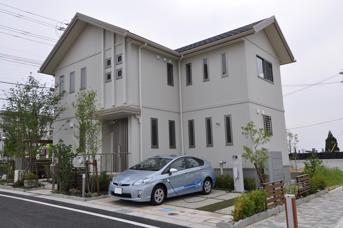 Toyota will begin testing its V2H technology later this year at approximately 10 of its Toyota City smart homes