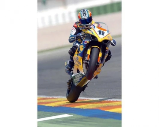 Corser played for the final laps of both races, drifting, wheelying and smoking the bags up
