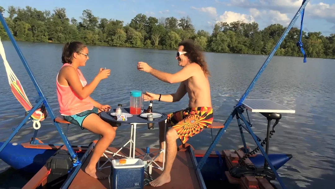 The MelloShip comes with a removable floor and pop-up chairs, for picnics or playing cards