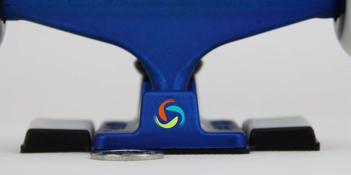 With an accelerometer, gyroscope, microcontroller and Bluetooth 4.0 module built-in, the device is designed to replace the riser pad