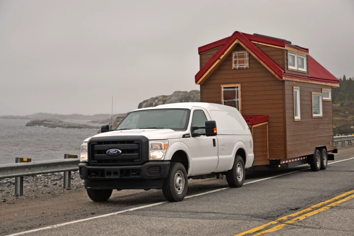The aptly-named Big Whale Tiny House measures 8 x 20 ft (2.5 x 6 m) and comprises a total floorspace of 160 sq ft (14.5 sq m)
