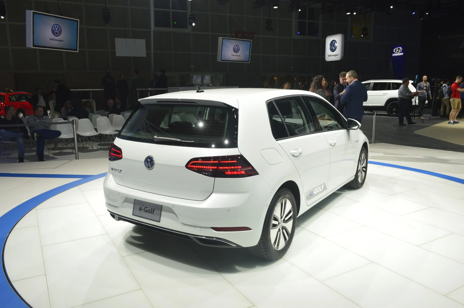 The 2017 e-Golf has LED tail-lights