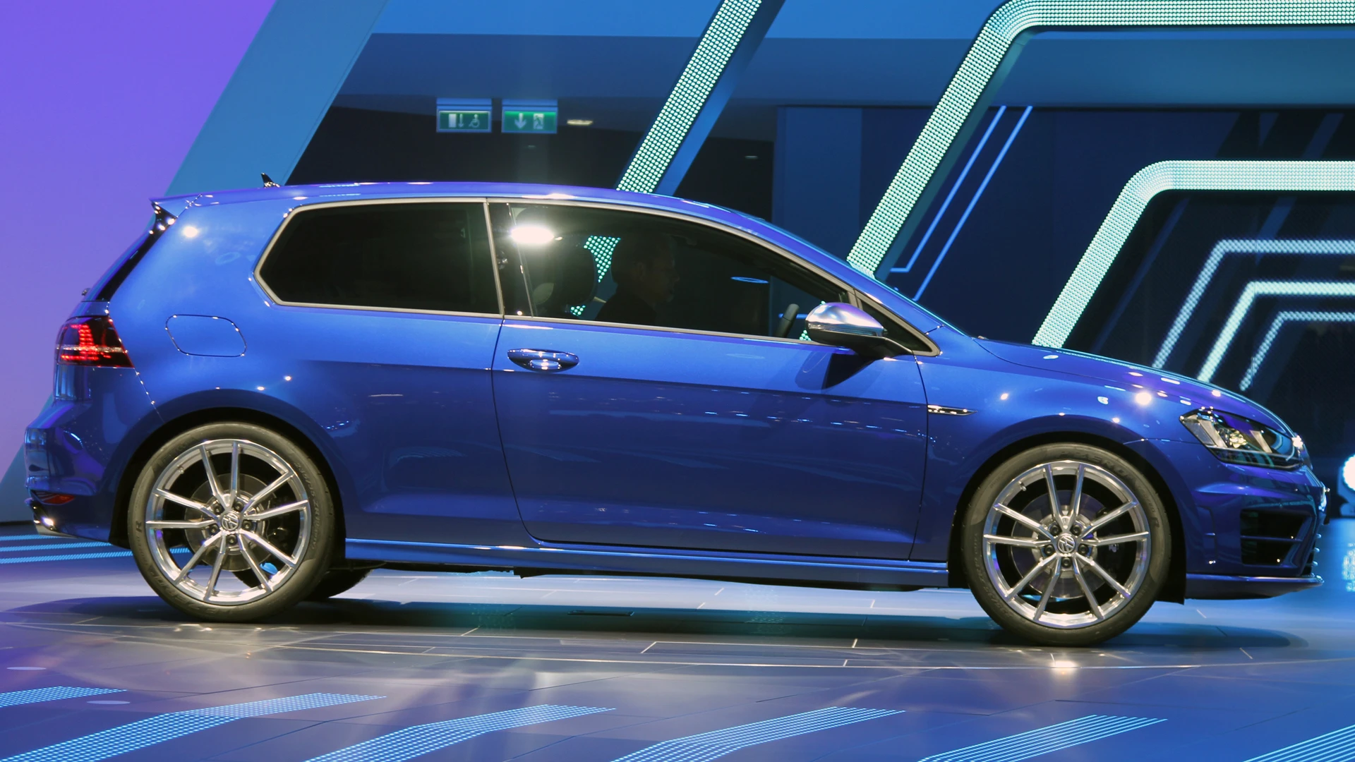 The Golf R employs the latest version of VW's 4Motion all-wheel-drive system and a reconfigured sports suspension system which has seen the body lowered by some 20 mm (Photo: Gizmag)