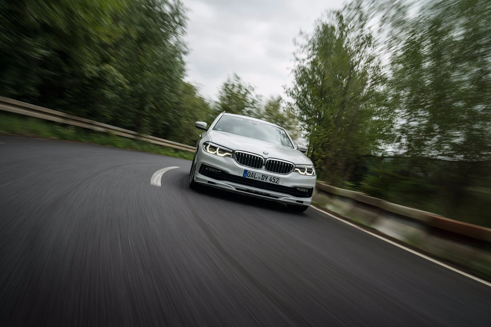 The Alpina D5 S is a diesel bahnstormer