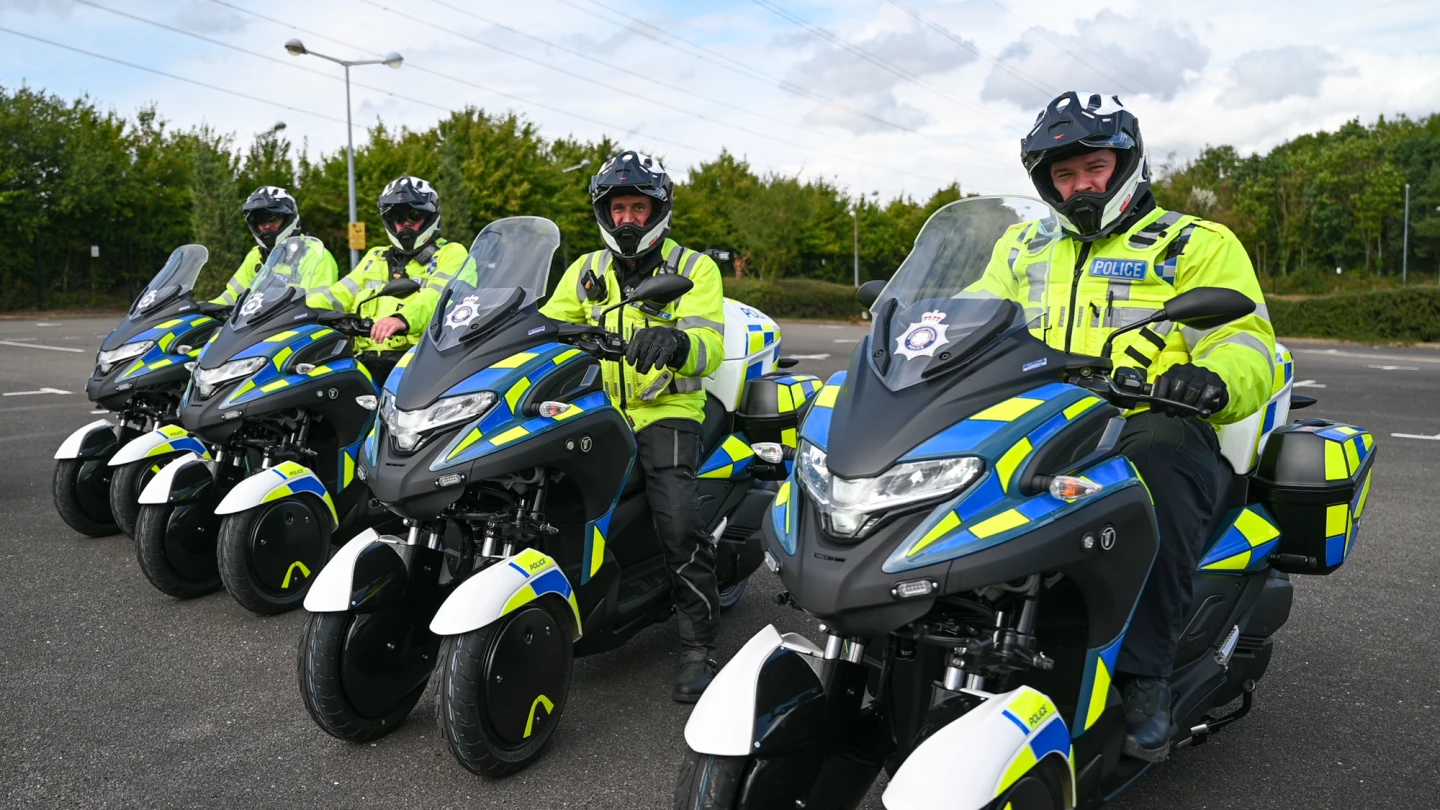Like the hybrid WMC300FR (shown) that was developed in collaboration with Northamptonshire Police, the all-electric model will be based on Yamaha's Tricity 300 tilting three-wheeler