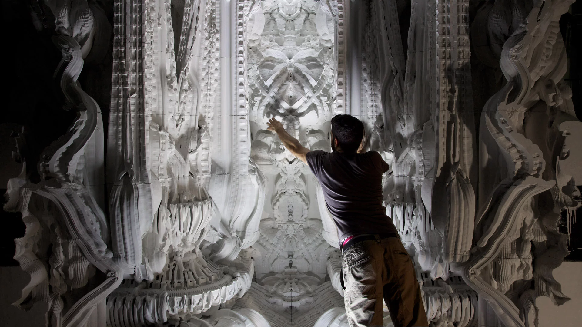 Two Swiss architects 3D print an intricate room in artificial sandstone containing 260 million surfaces(Photo: Hansmeyer / Dillenburger)