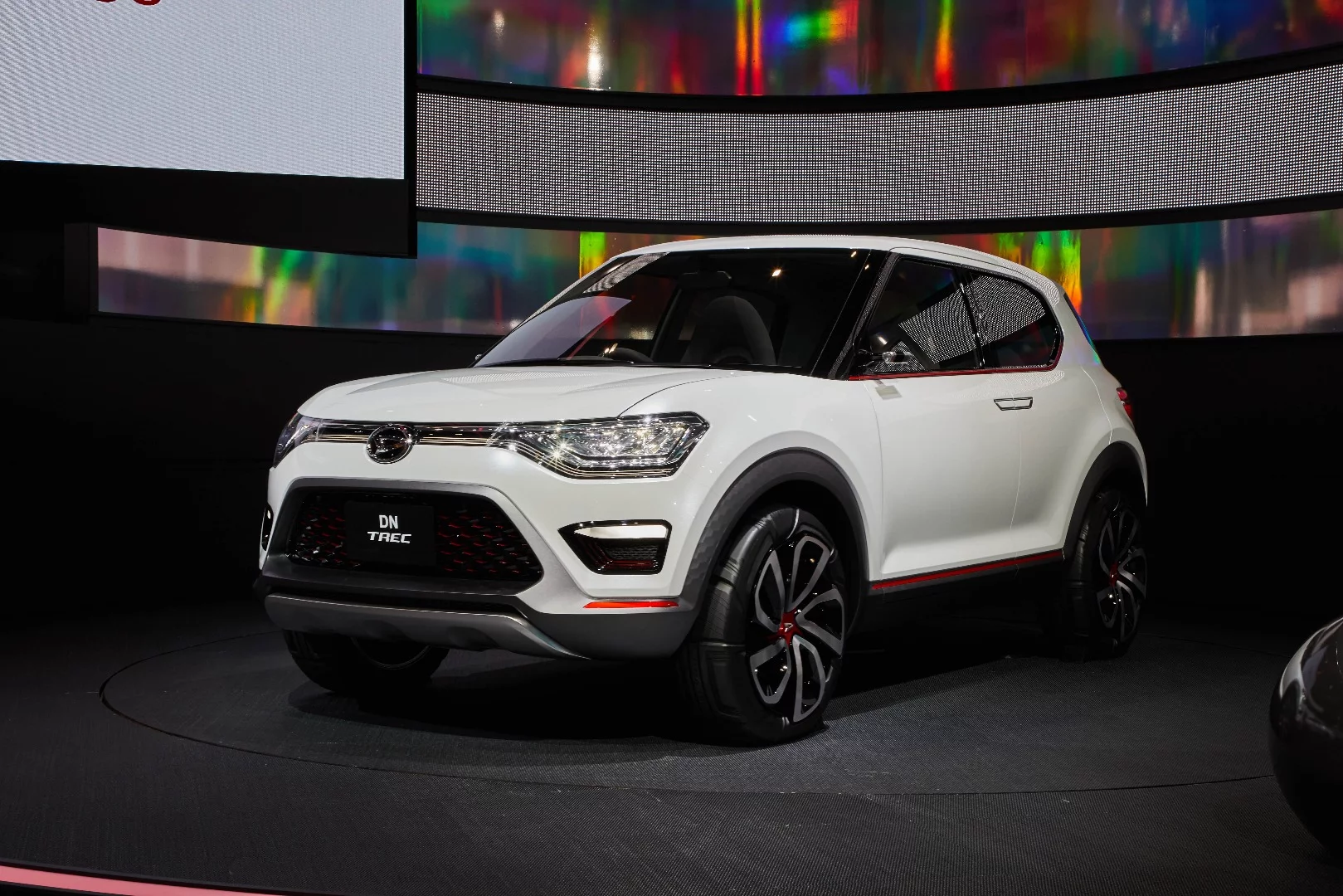 Daihatsu DN Trec small, active crossover exhibition vehicle