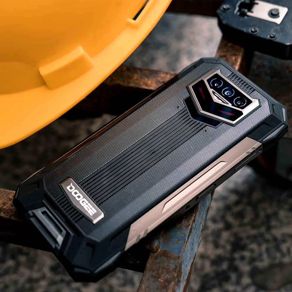 The S89 Pro handset can survive drops from 1.5 m onto concrete, go swimming at similar depths for at least 30 minutes and will continue to operate in weather extremes