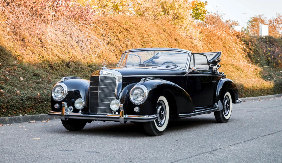 €476,800 | 1954 Mercedes-Benz 300 S Convertible | Auction Description: Artcurial