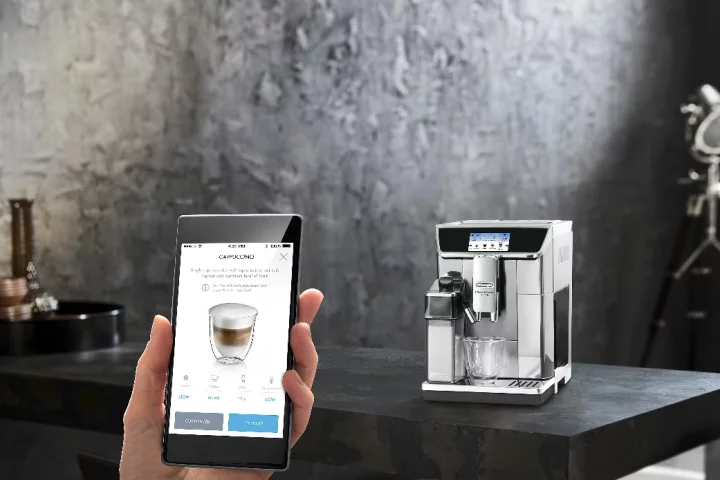 Users can control the PrimaDonna Elite using its 4.3-in color touchscreen display or via the accompanying Smart Coffee mobile app