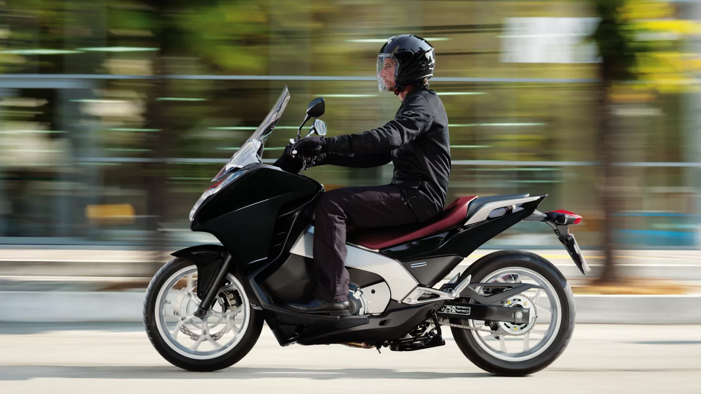 Honda's new Integra scooter/motorcycle