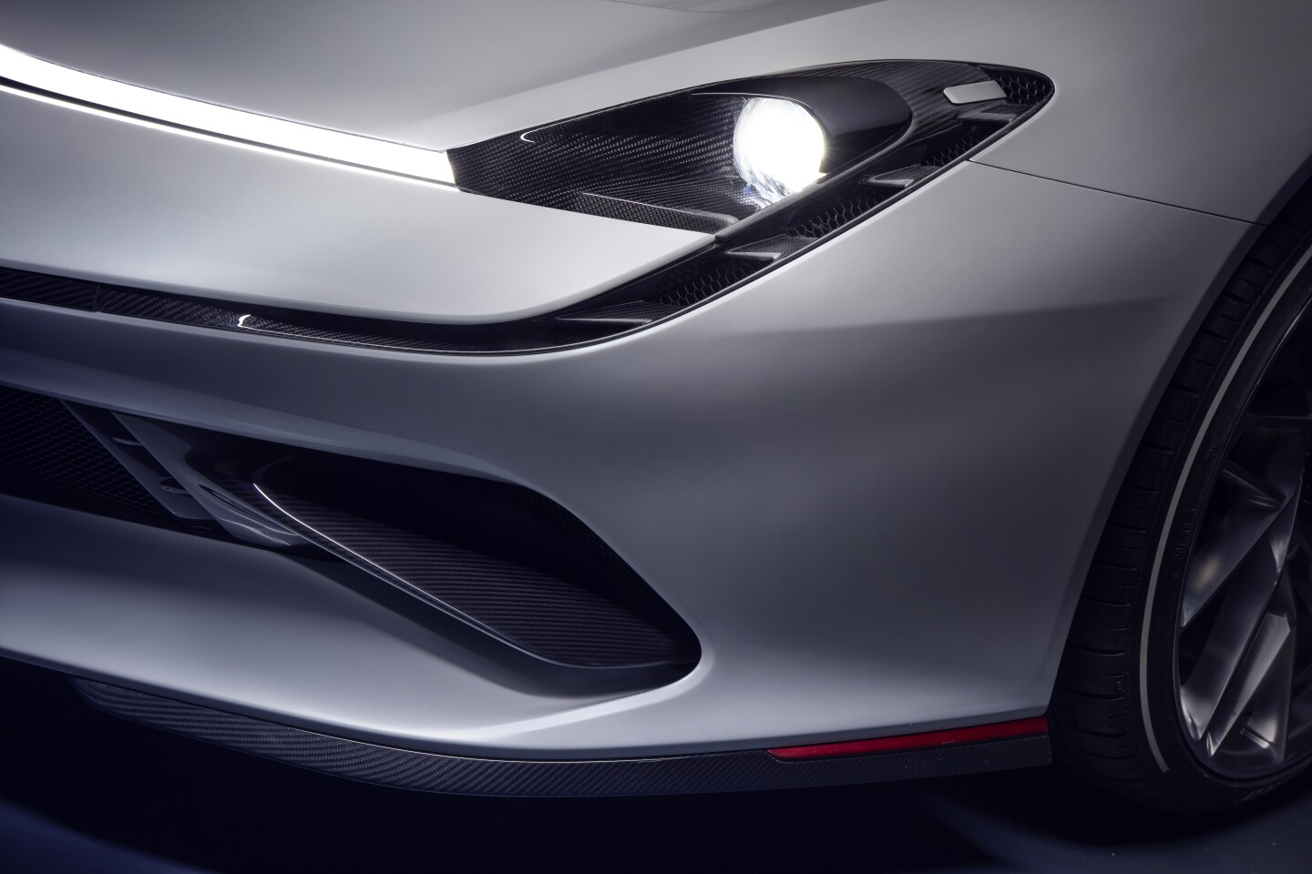 Does that headlight look a touch McLarenish to you?