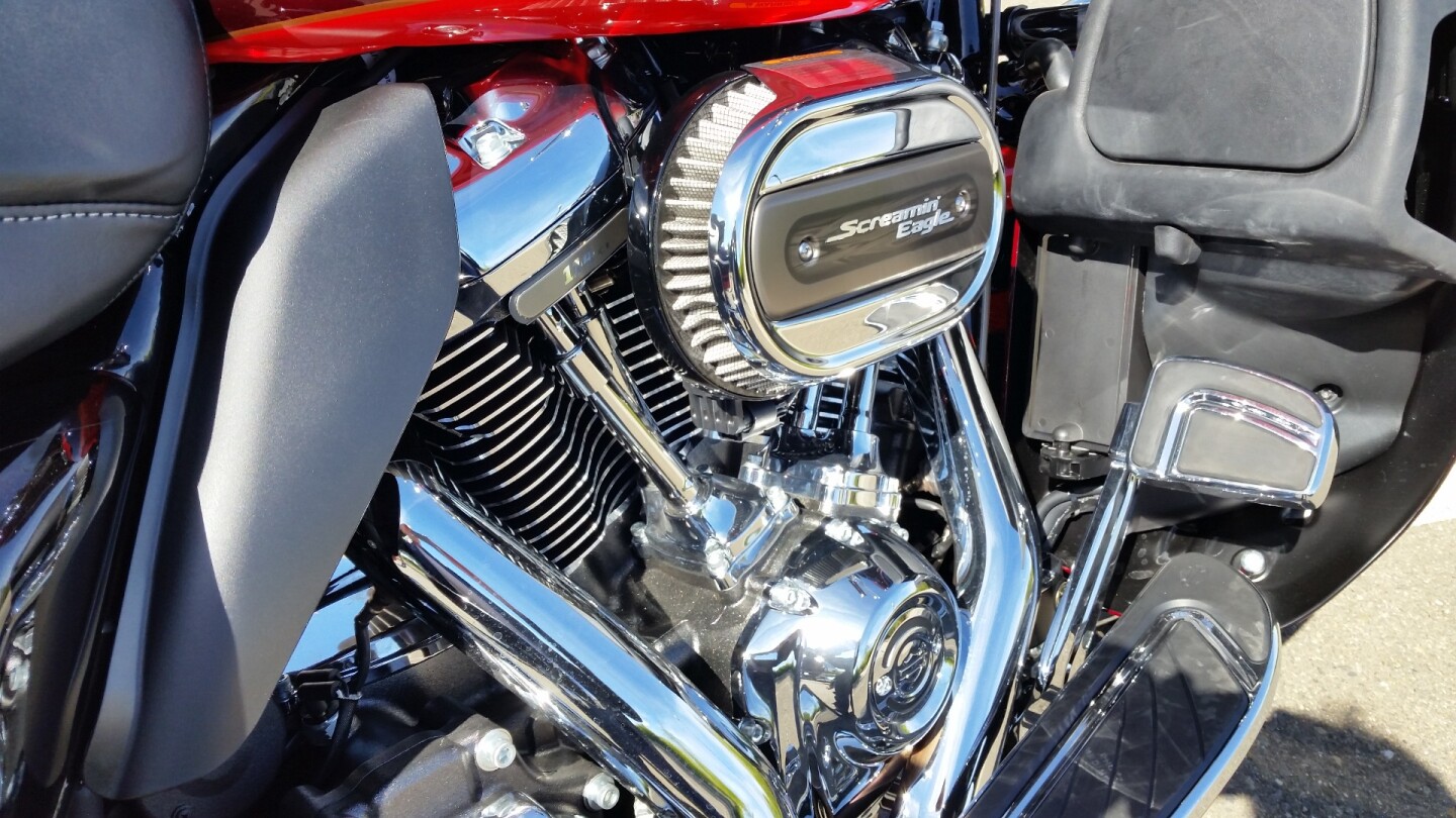 The CVO Limited is powered by the twin-cooled Milwaukee-Eight 114 with a radiator housed within each of the crash bar guards