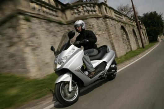 Piaggio X8