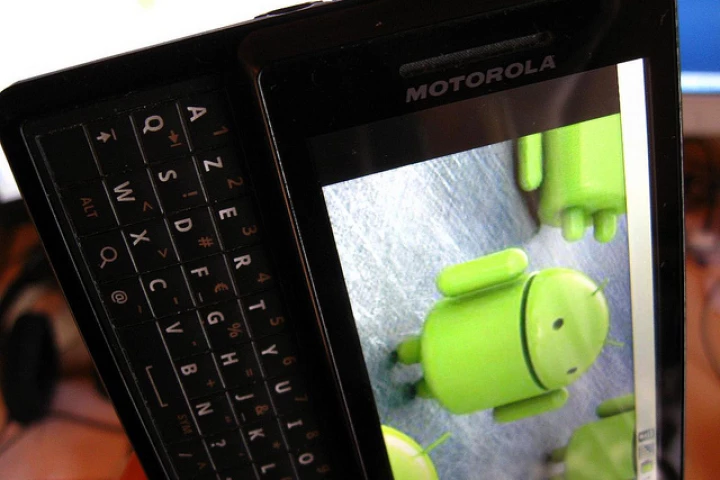 Google has announced today that it is going to purchase Motorola Mobility for a price of US$40 per share, adding up to a total amount of US$12.5 billion (Photo: n3wjack via Flickr)