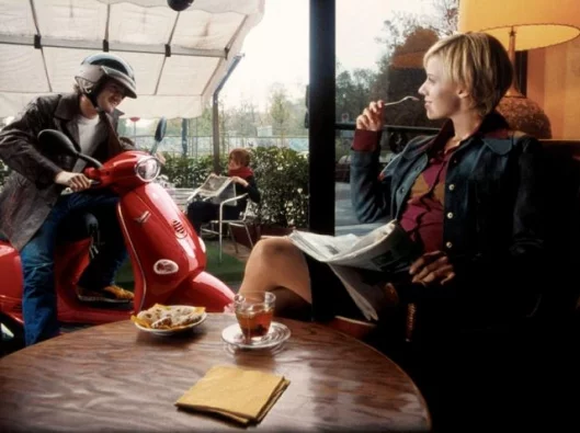 "Approach" TV commercial, DDB (Milan), Harold house production (Milan), 2002