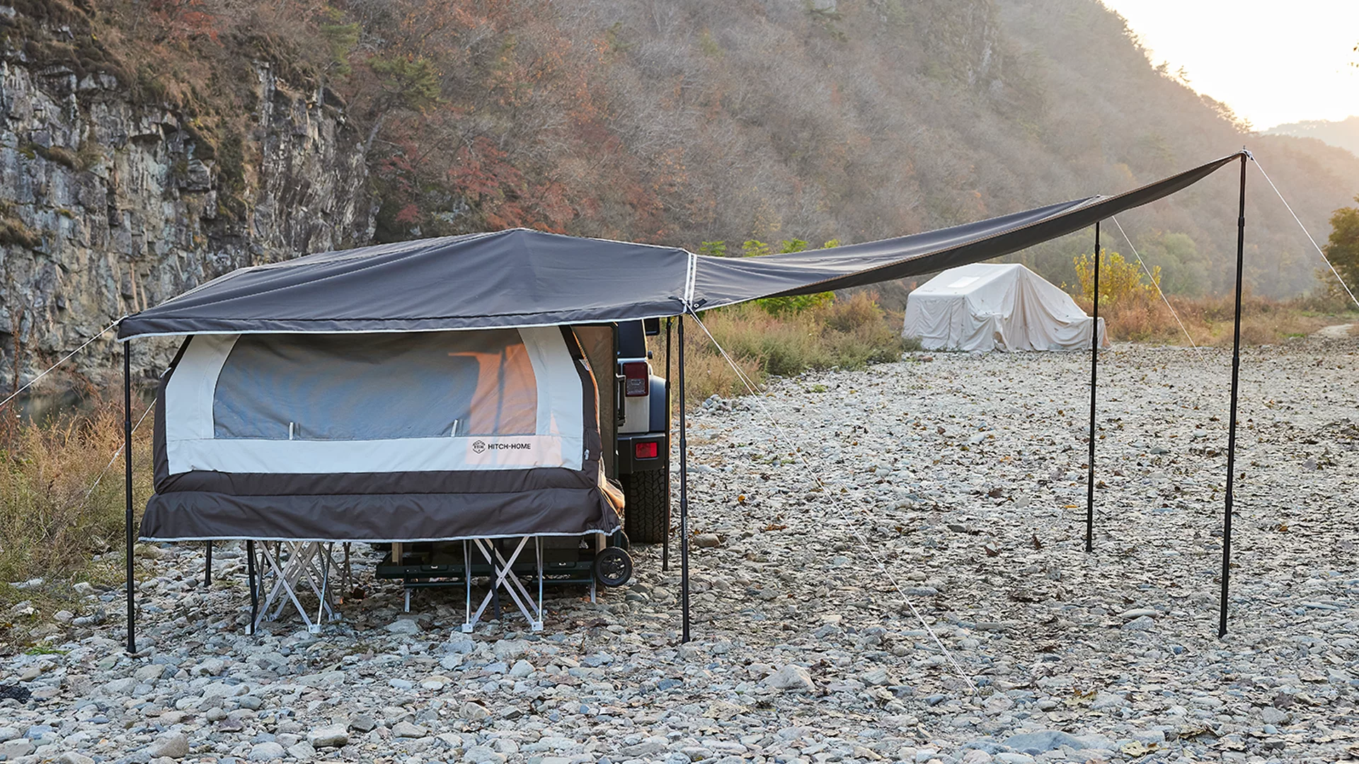 Urang Hitch Home vehicle tent