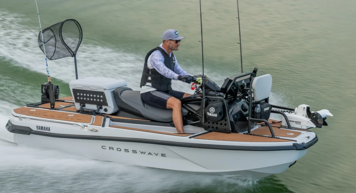 Escaping family life for a quiet day of solo fishing? Remove the rear seat and load on the gear