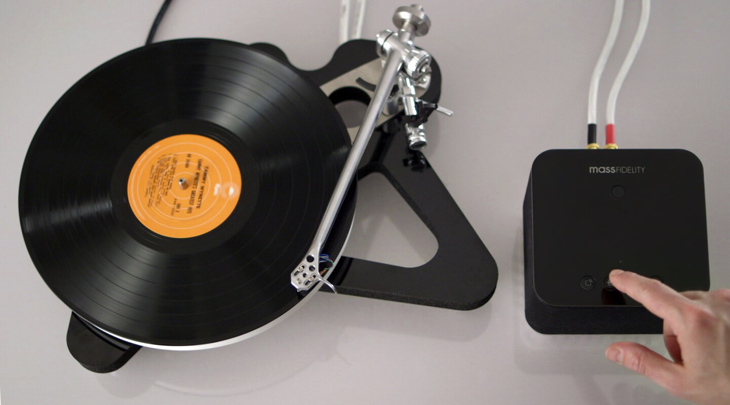 Powered hi-fi components like a turntable or CD player can also be connected to The Core via analog and digital inputs to the rear