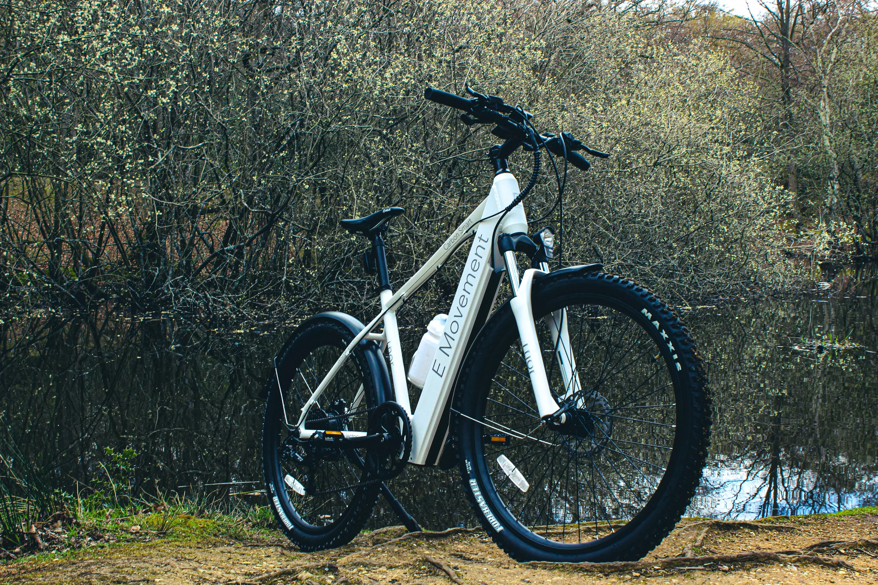 The 10.4-Ah battery hidden away in the downtube is reckoned good for up to 80 miles of pedal assist riding per charge