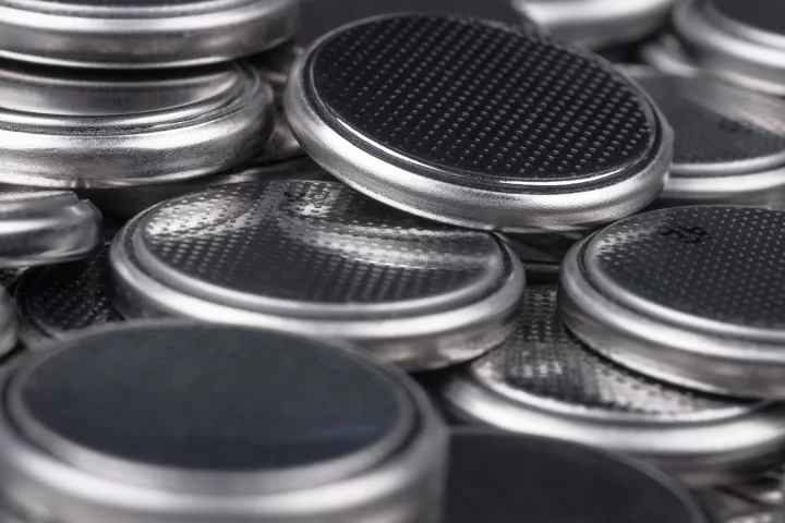 Researchers at the University of California, Riverside say they have found a way around the problems that have held silicon back as a battery anode material (Photo: Shutterstock)