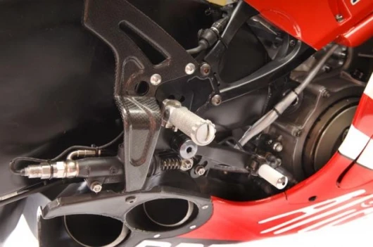 Liberal lashings of carbon fibre