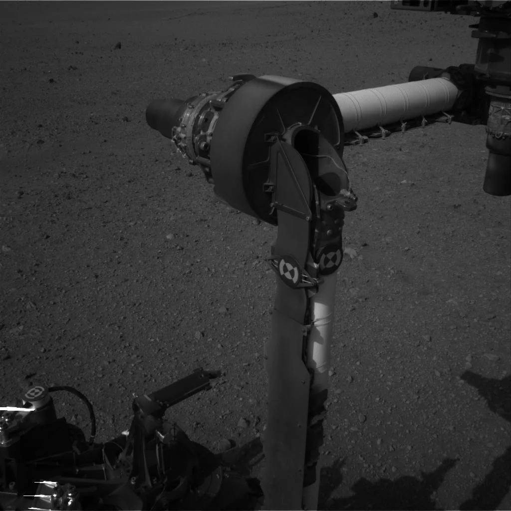 Image of Curiosity's extended arm showing elbow joint (Image: NASA/JPL-Caltech)