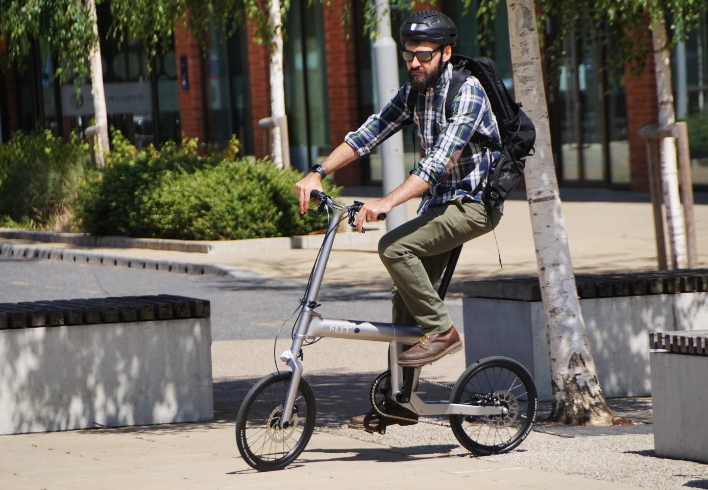 The Flit M2i embraces bonded aerospace tech to beat Brompton