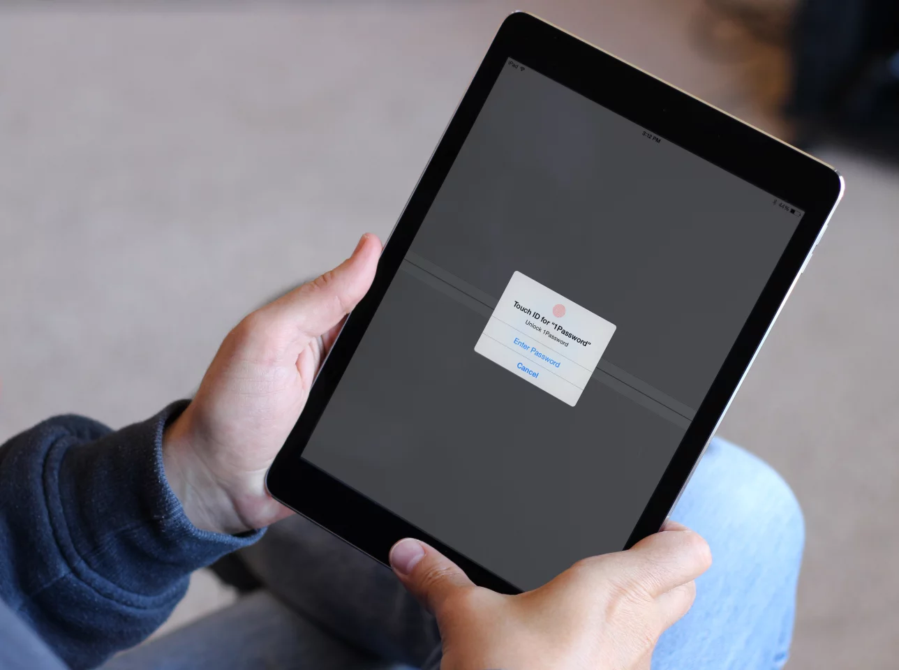 Using Touch ID with a password manager on the iPad Air 2 (Photo: Will Shanklin/Gizmag.com)