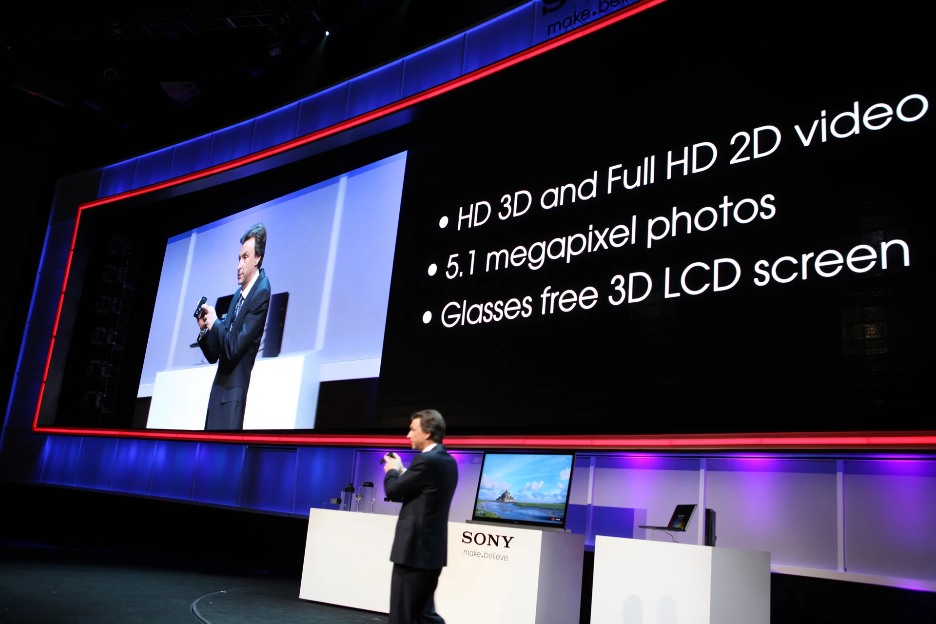 Sony Bloggie 3D announced at CES 2011