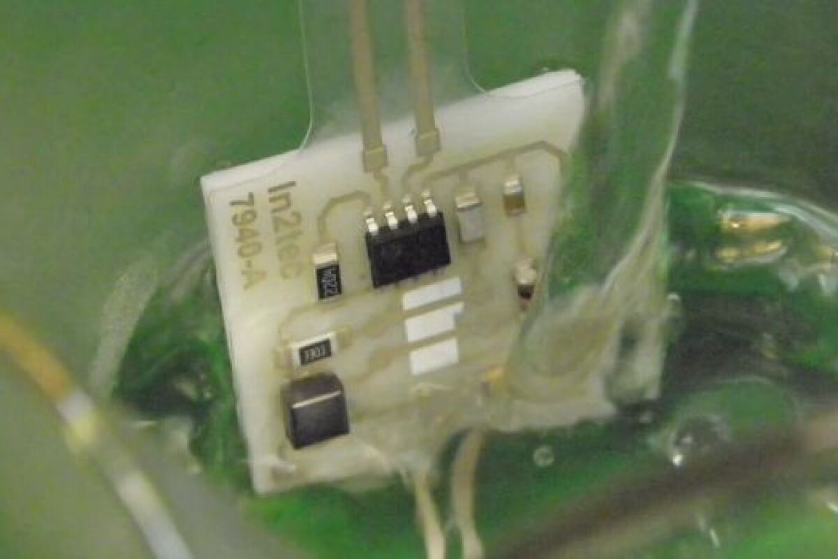 Eco-friendly circuit board releases its electronics when exposed to hot