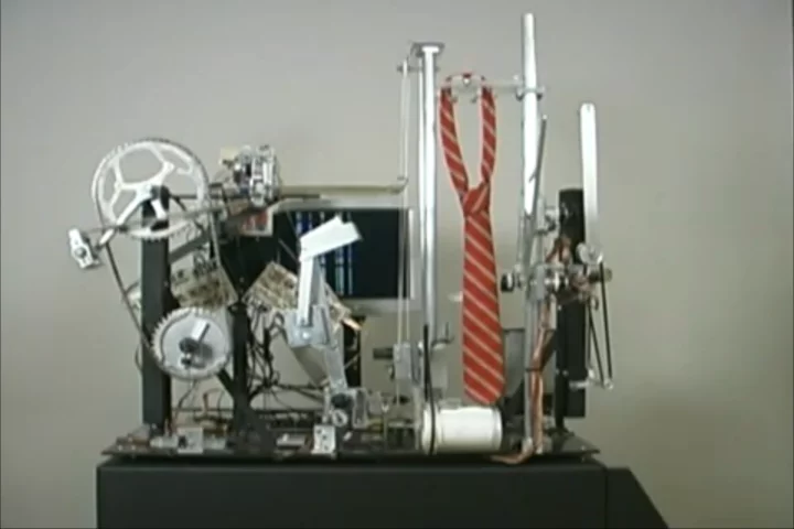 Seth Goldstein's tie-tying robot