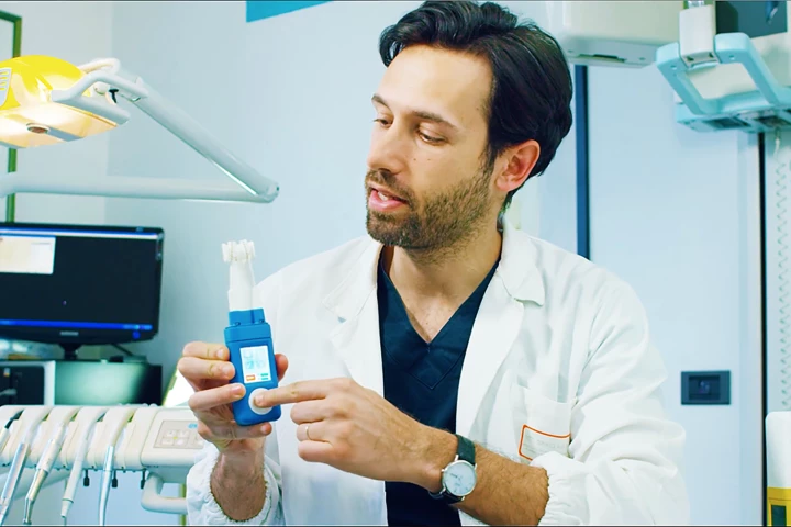 The GlareSmile toothbrush makes use of three brushes rather than just one