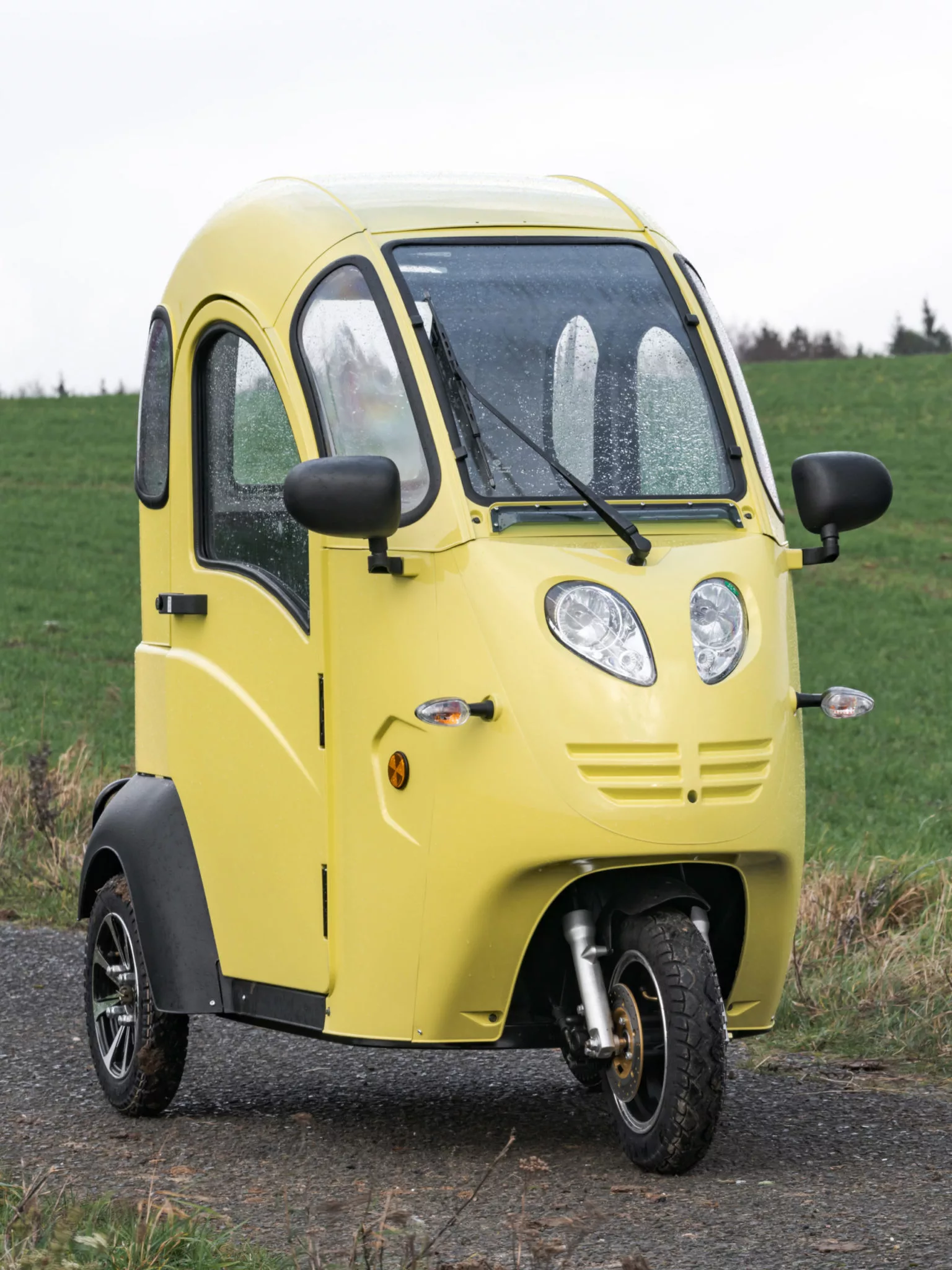 Elektro Frosch also offers a three-wheeled car, starting at €3,299