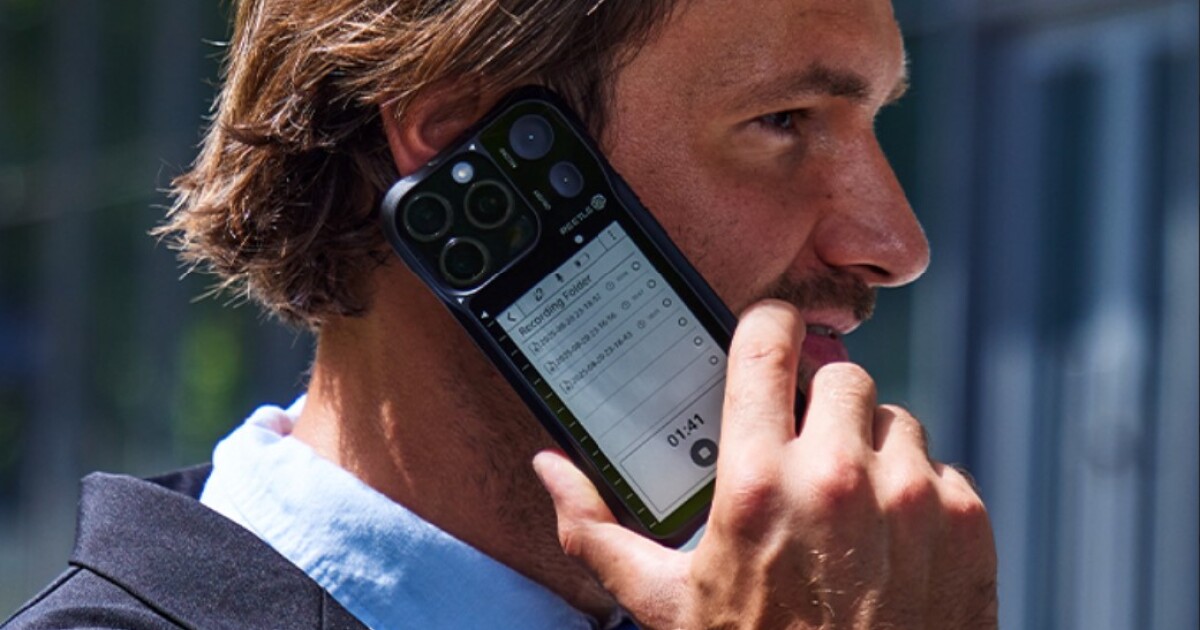 Protective case adds AI-powered E Ink productivity hub to your iPhone