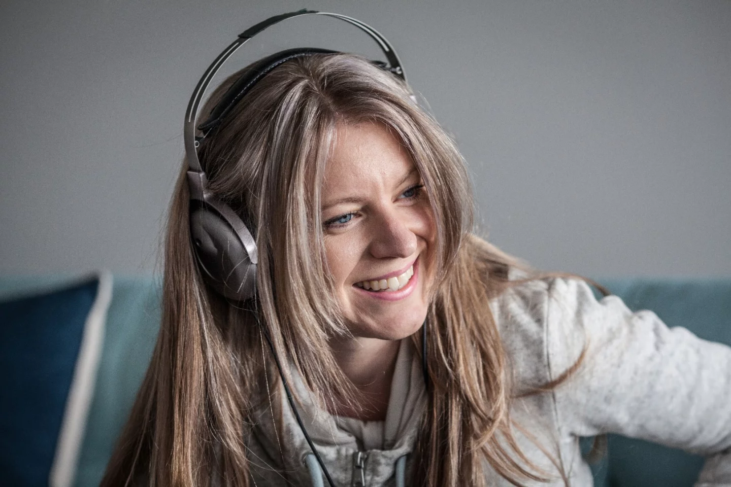 Gizmag's Kate Seamer is impressed with the tailored sound of the Nura headphones