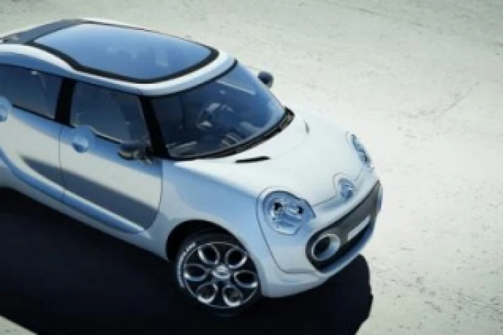 The 2007 C-Cactus Concept is aptly named for its low consumption of resources, using a more fuel-economic diesel engine than the Toyota Prius and contemporaries, much like the cactus plant. The C-Cactus is an "ecological" car with a Hybrid HDi drivetrain capable of 69 mpg (3.4 l/100 km) on the combined cycle and emissions of 78g/km of CO2.